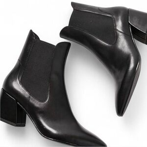 VAGABOND Black Leather Pointed Toe Ankle Boots